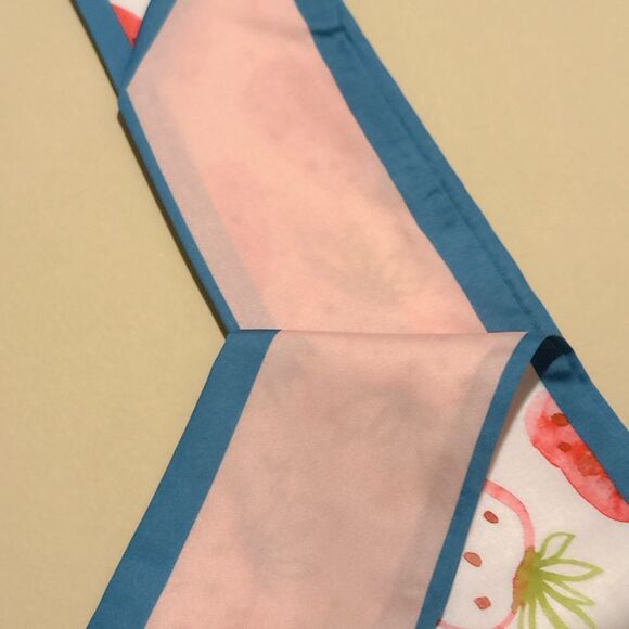 Strawberry Print Scarf M1318 - Picture 6 of 6